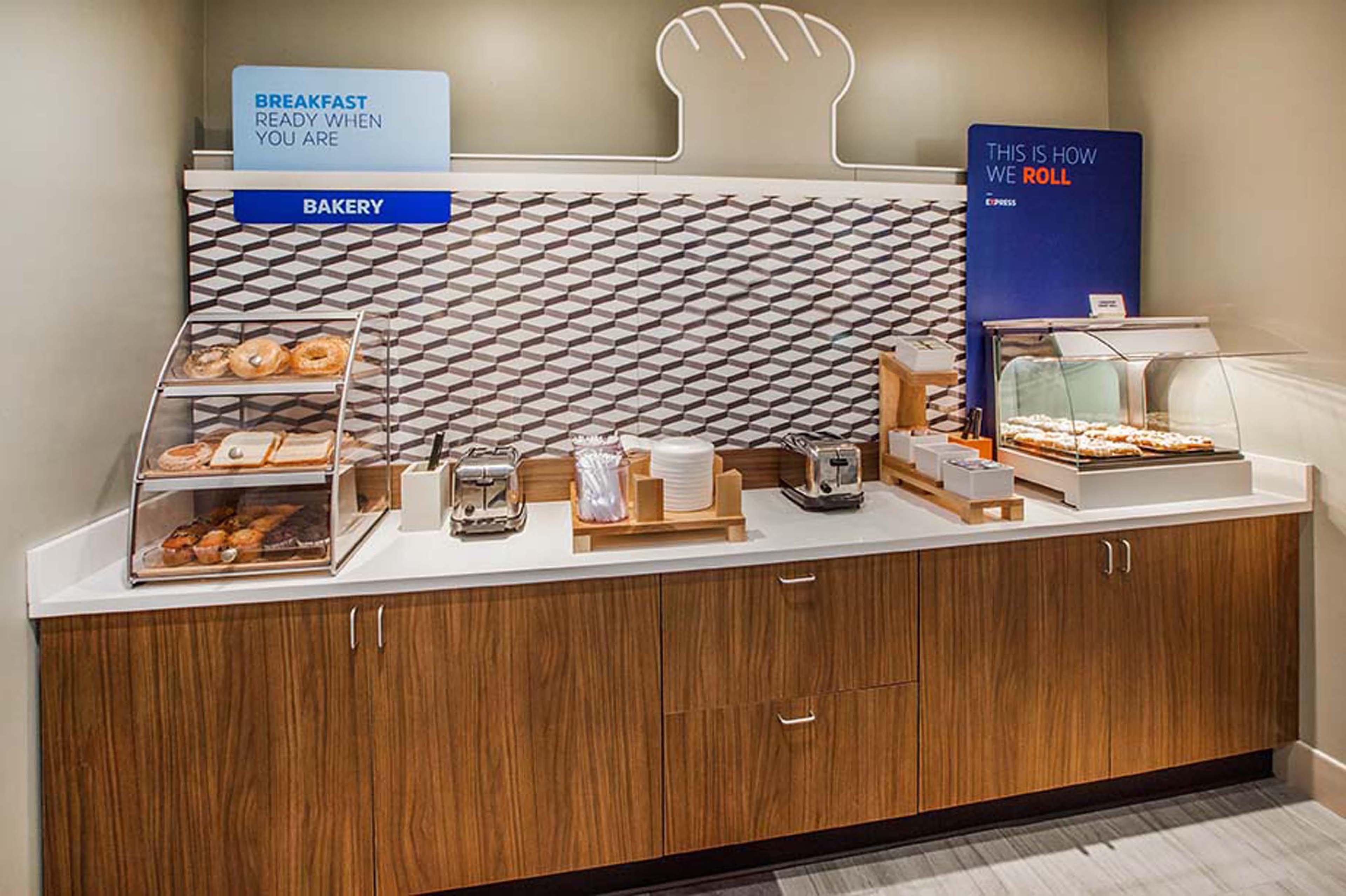 Holiday Inn Express & Suites Buffalo Downtown By Ihg Екстер'єр фото