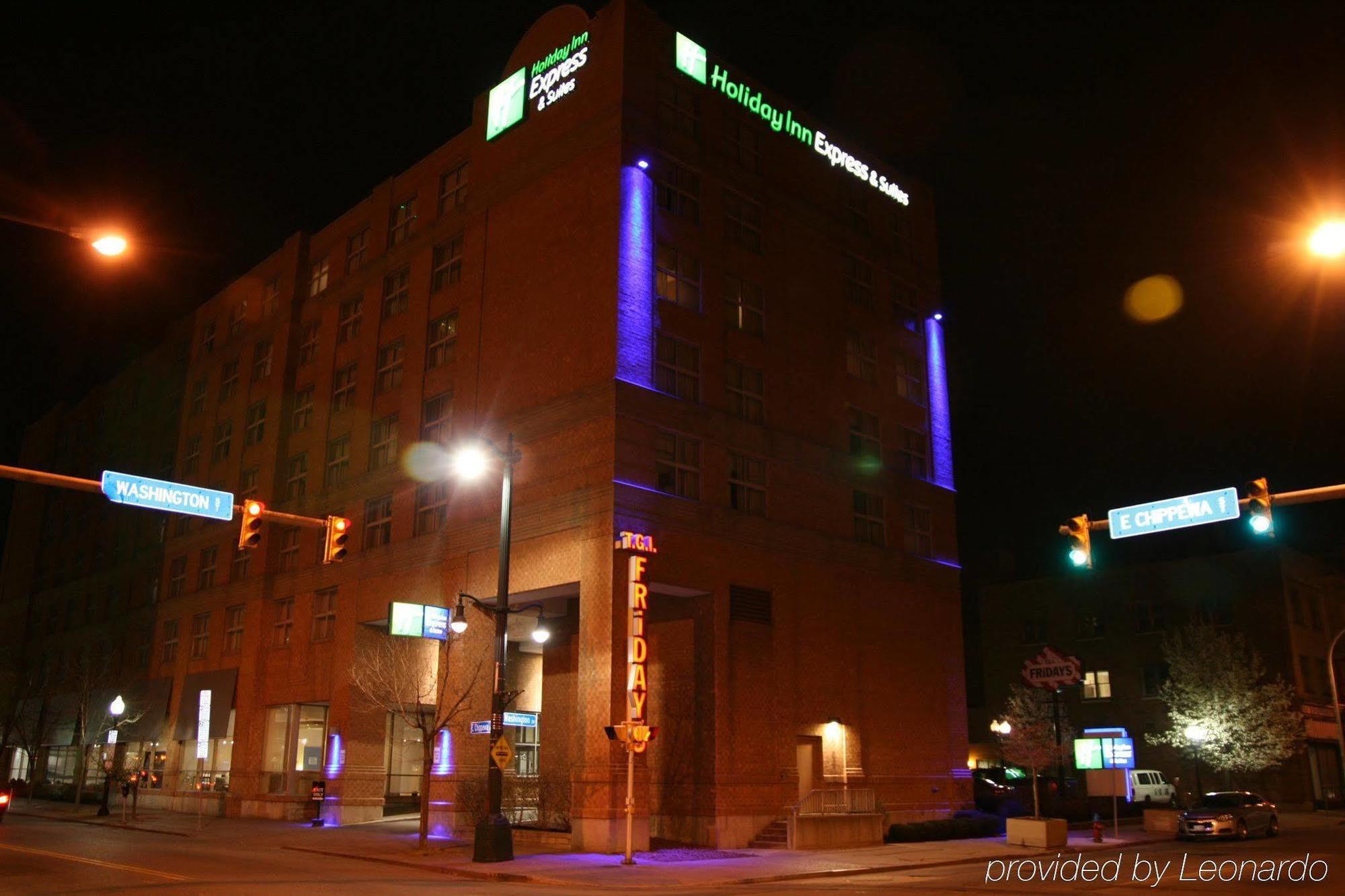 Holiday Inn Express & Suites Buffalo Downtown By Ihg Екстер'єр фото