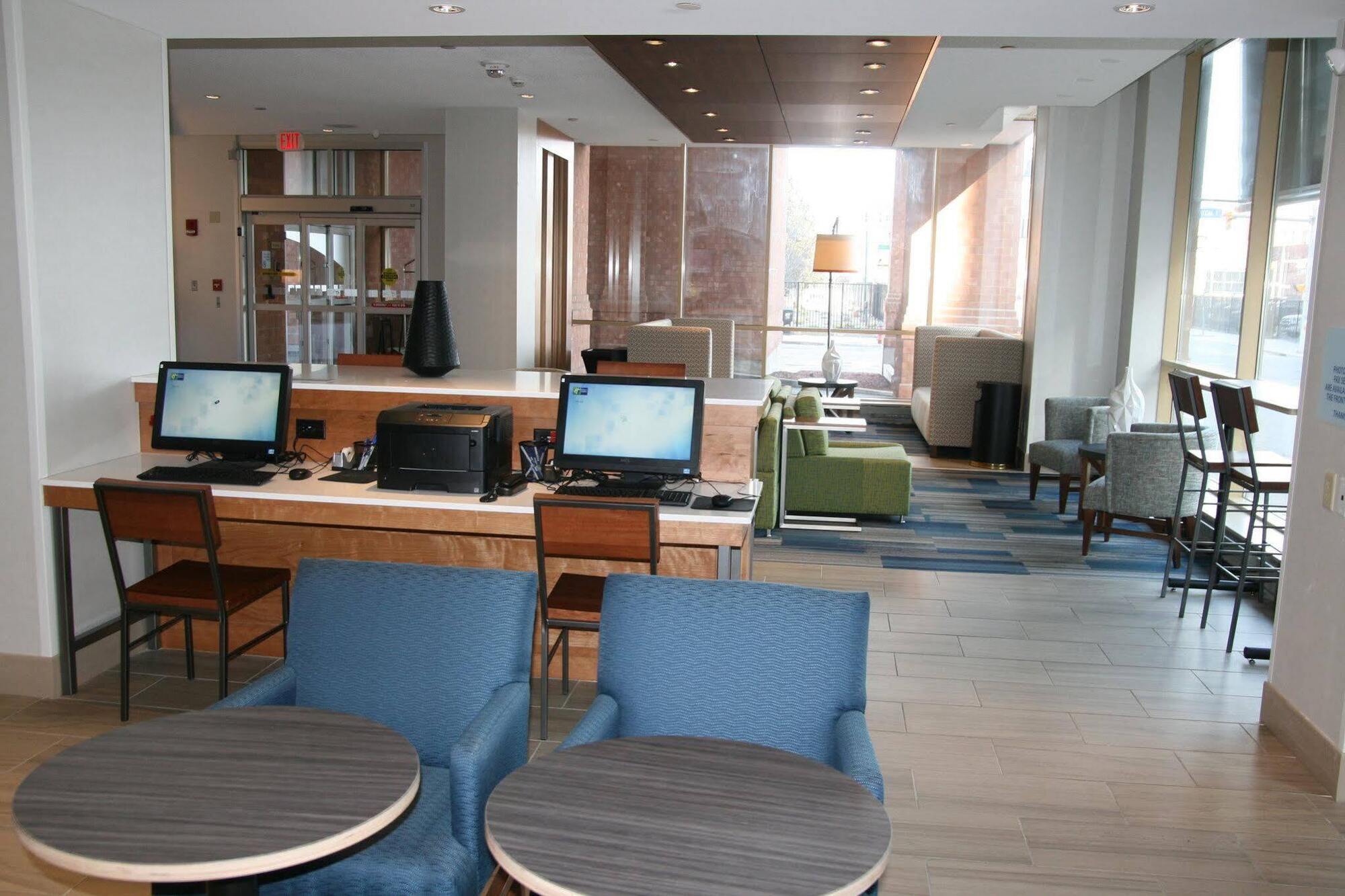 Holiday Inn Express & Suites Buffalo Downtown By Ihg Екстер'єр фото